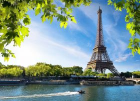 bord de seine avec tour eiffel