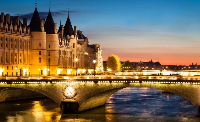 the seine night view