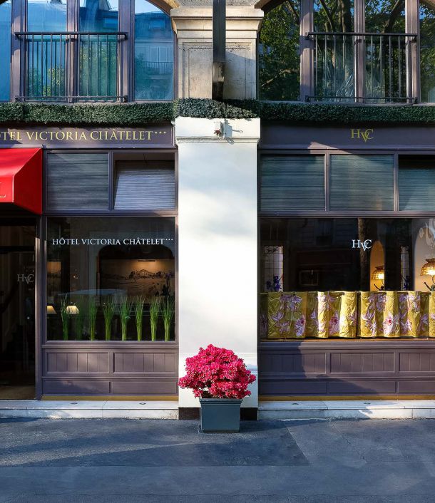 storefront hotel Victoria Chatlet Paris